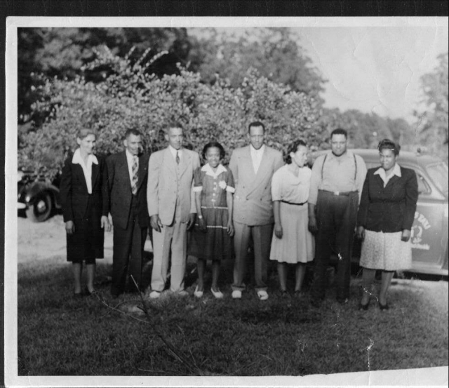 Ollie, James (Tom), Henry, Matrina, Robert, Alice, Murvin & Lucille
Family Reunion - 1946